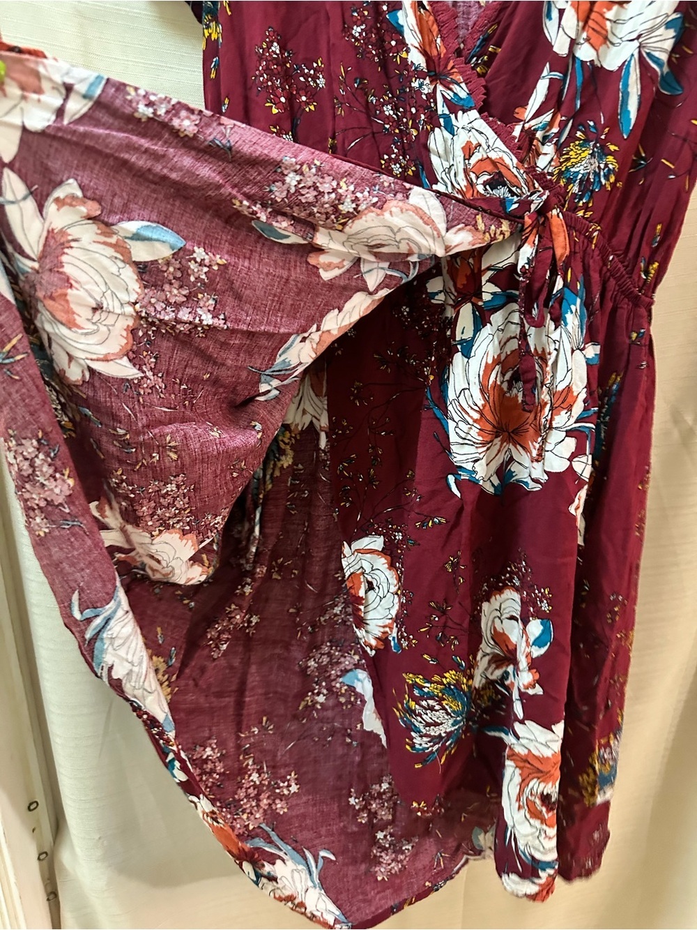 Band of Gypsys Large Floral Wrap Style Mini Dress Burgundy Boho Viscose - Picture 5 of 7